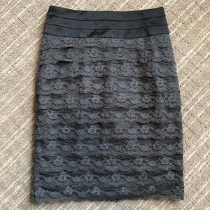 H&M black and gray lace pencil skirt sz8 (B)